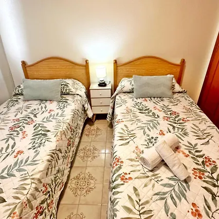 Los Iris Playa De Gandia- Apartamento Familiar Exterior photo